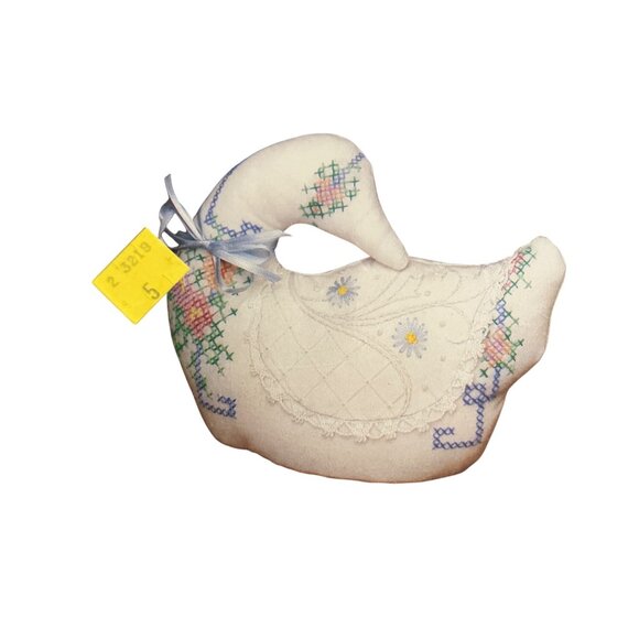 Titan Needlecraft Mini-Turning Goose Stamped Cross-Stitch Plush Animal Kit - Picture 2 of 5